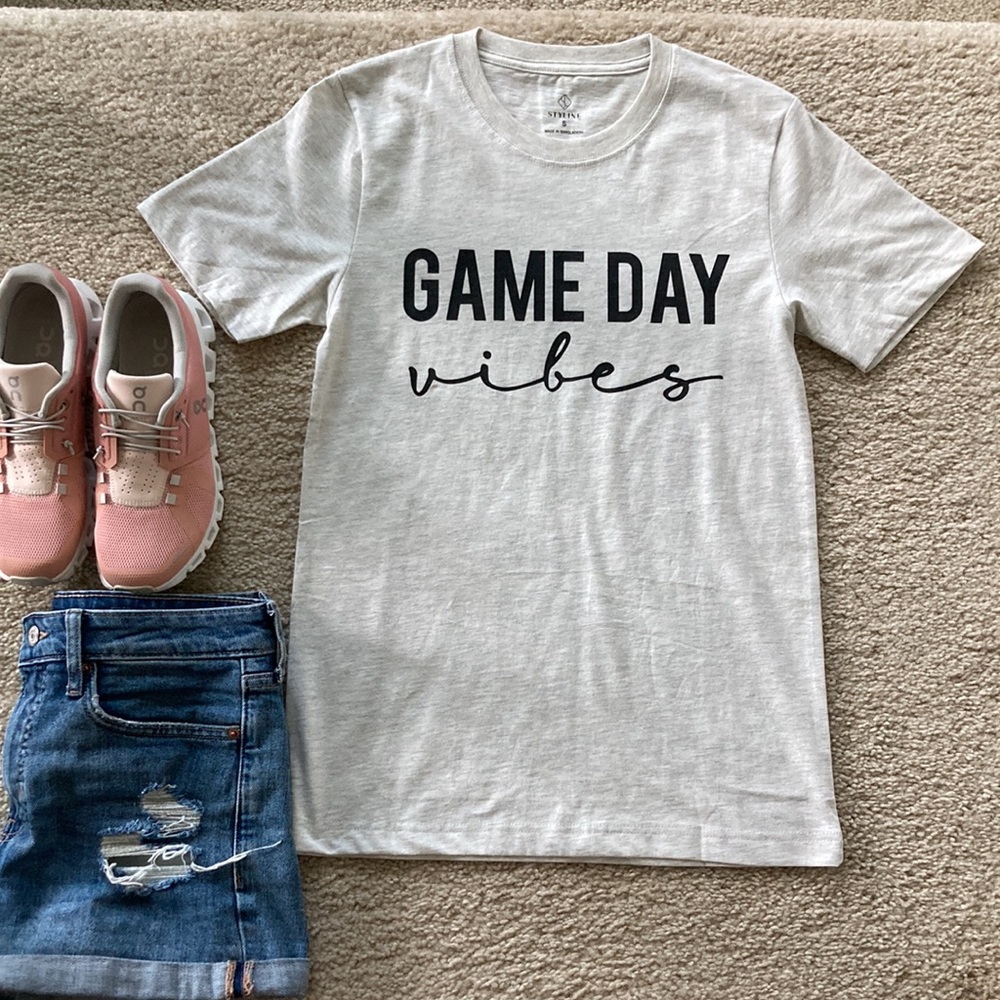 ‘Game Day Vibes’ Short Sleeve Graphic Tee - Picture 5 of 7